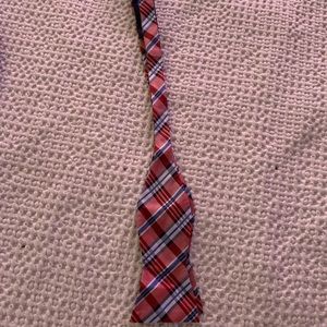 Bow tie Vineyard Vines